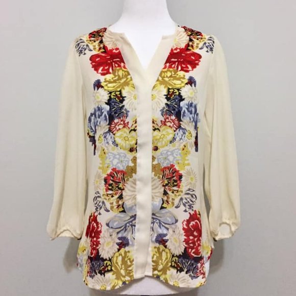 🍒5/$20🍒H&M Cream & Floral Button-up Blouse - Picture 1 of 5